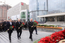 AQTA-nın kollektivi Xocalı soyqırımı abidəsini ziyarət edib