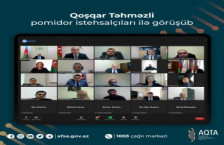 Qoşqar Təhməzli pomidor istehsalçıları ilə görüşüb