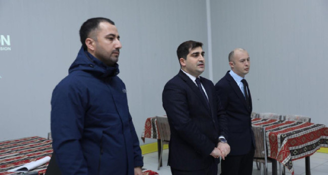 Media nümayəndələri Siyəzəndə “HALAL” uyğunluq sertifikatı almış müəssisənin fəaliyyəti ilə tanış olublar
