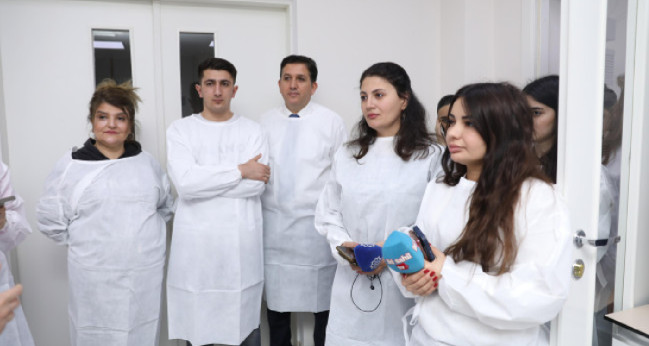 AQTİ-nin laboratoriyalarına növbəti mediatur təşkil olunub