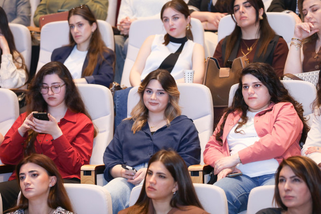 ”Möcüzə Qida – Ana Südü” konfransı keçirilib