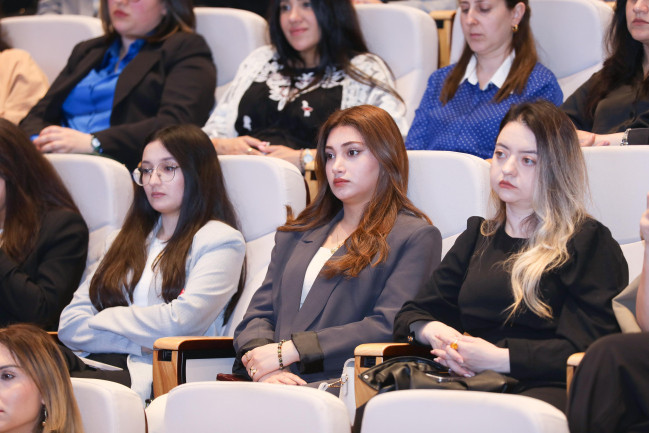 ”Möcüzə Qida – Ana Südü” konfransı keçirilib