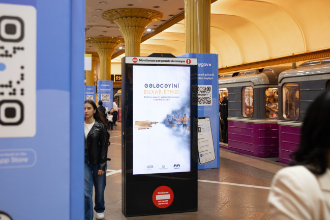 Bakı metrosunda veyplərin təhlükələri barədə sosial reklamlar yayımlanır
