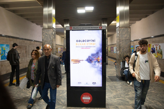 Bakı metrosunda veyplərin təhlükələri barədə sosial reklamlar yayımlanır