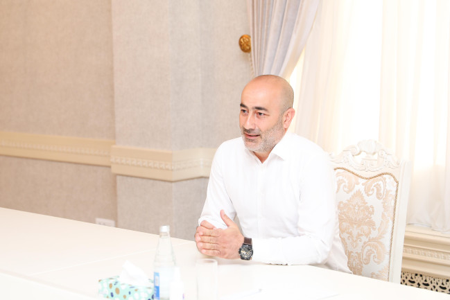 AQTA sədri Abşeronda vətəndaşları qəbul edib