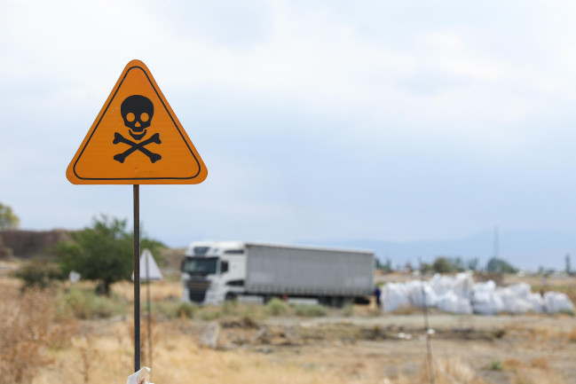 Samuxda istifadəyə yararsız və qadağan olunmuş pestisidlər zərərsizləşdirilib