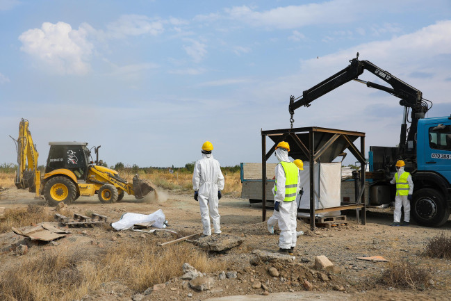 Samuxda istifadəyə yararsız və qadağan olunmuş pestisidlər zərərsizləşdirilib