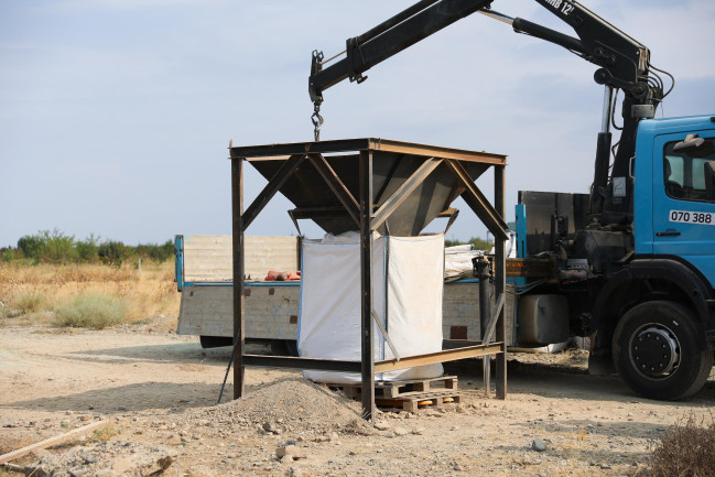 Samuxda istifadəyə yararsız və qadağan olunmuş pestisidlər zərərsizləşdirilib