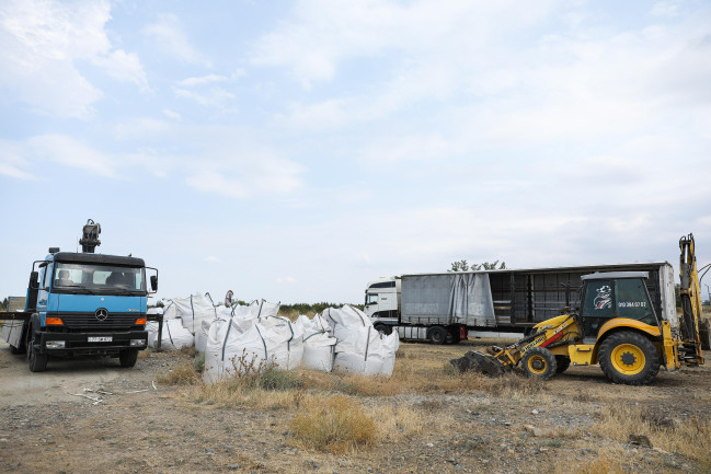 Samuxda istifadəyə yararsız və qadağan olunmuş pestisidlər zərərsizləşdirilib