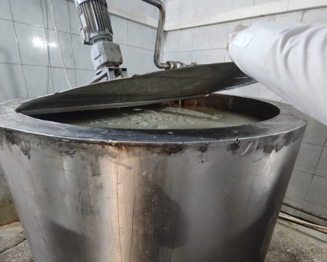 Bakıda süd məhsullarının emalı müəssisəsinin qanunsuz fəaliyyət göstərdiyi aşkarlanıb