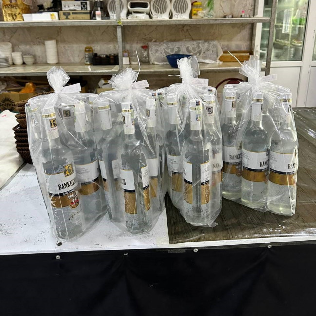 Tərtərdə “Ağdərə” restoranında saxta alkoqollu içkilər aşkarlanıb