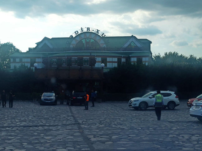 Vəhşi heyvan və quşların saxlanıldığı "Qədir Xum” və "Fədək” restoranlarında monitorinq keçirilib