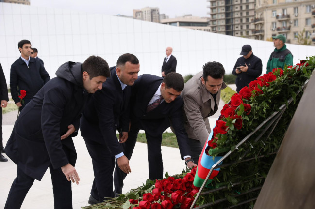 AQTA kollektivi Zəfər parkını ziyarət edib
