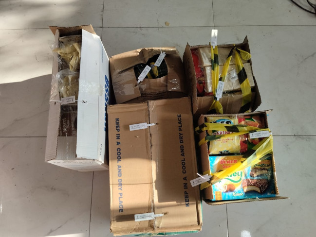 Yevlaxda fəaliyyət göstərən marketdə istehlaka yararsız məhsullar aşkarlanıb