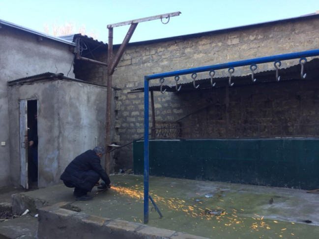 Qida təhlükəsizliyi tələblərinə və sanitar-gigiyenik normalara uyğun olmayan heyvan kəsimi və ət satışı fəaliyyəti ilə bağlı xəbərdarlıq