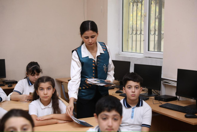 AQTA “Sağlam məktəbli” layihəsini davam etdirir