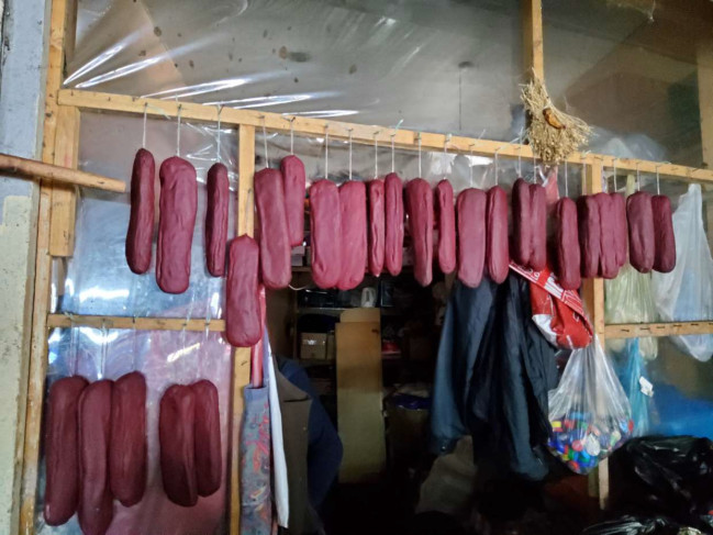 Bazarda satışa çıxarılan dana əti basdırmasında at DNT-si aşkarlanıb