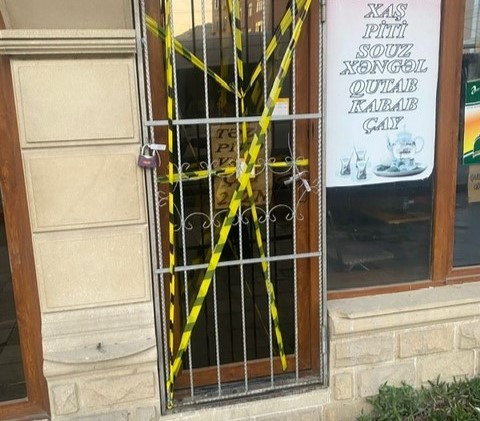 “Dostluq” kafesində saxta spirtli içkilər aşkarlanıb