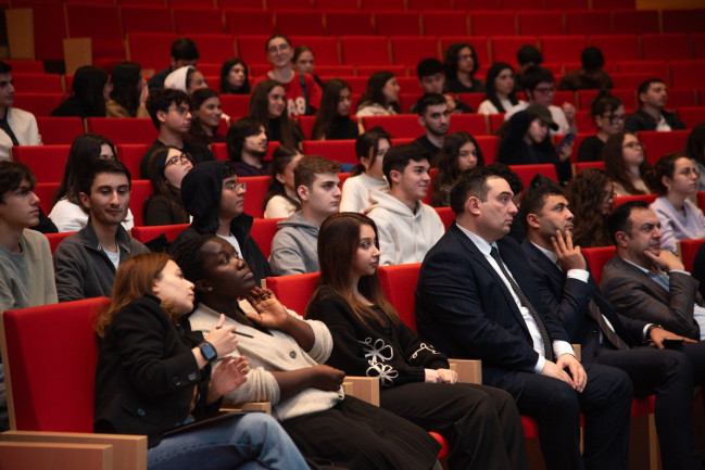 ADA Universitetinin tələbələri ilə görüş keçirilib