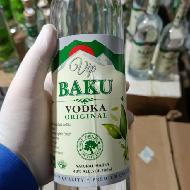 Lənkəranda marketdə aşkarlanan saxta alkoqollu içkilər satışdan kənarlaşdırılıb