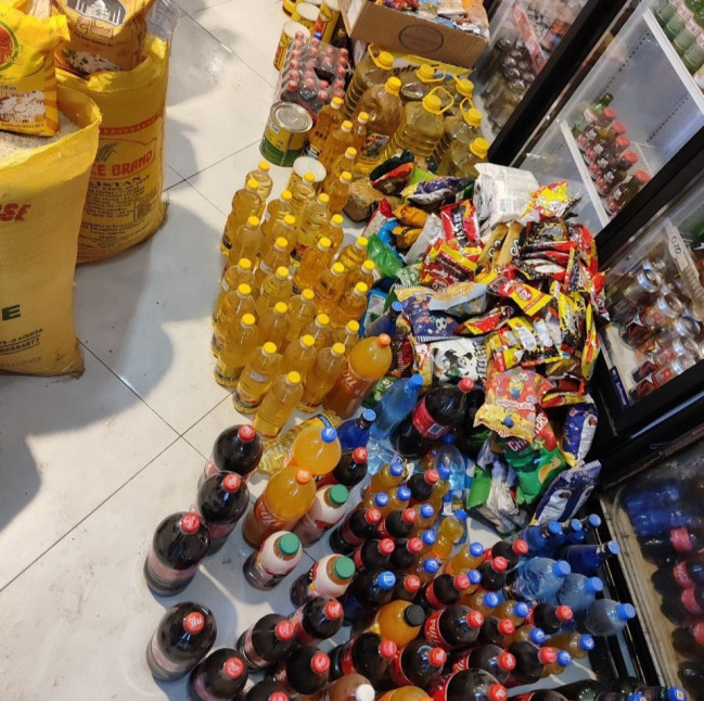 Astarada “Dolu” marketdə istehlaka yararsız məhsullar aşkarlanıb