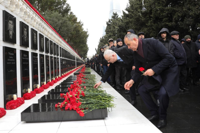 AQTA kollektivi 20 Yanvar şəhidlərinin xatirəsini yad edib