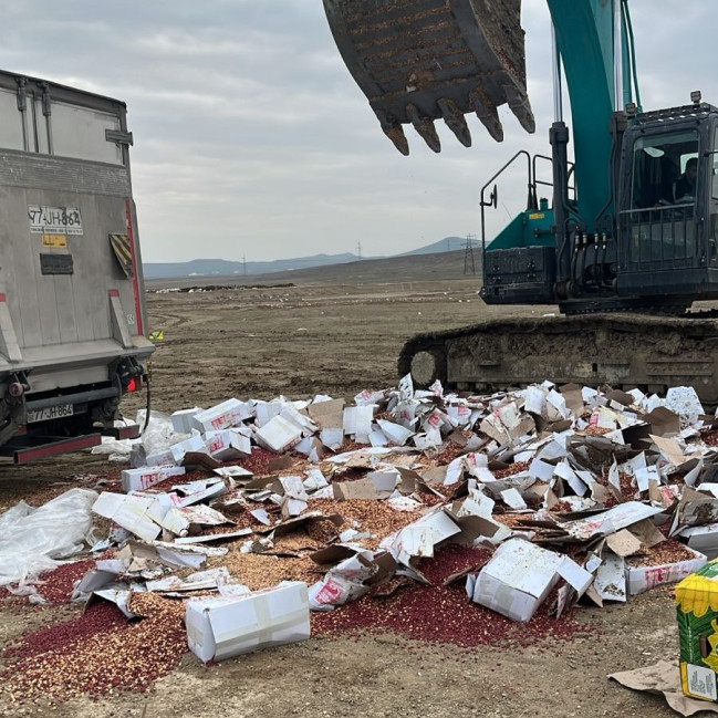 Uyğunsuzluq aşkarlanan 3 ton araxis məhsulunun satışa çıxarılmasının qarşısı alınıb