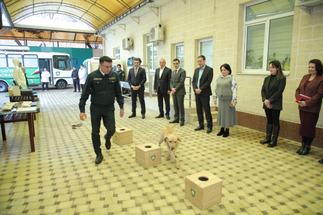 Özbəkistanda səfərdə olan AQTA nümayəndə heyəti fitosanitar laboratoriya ilə tanış olub
