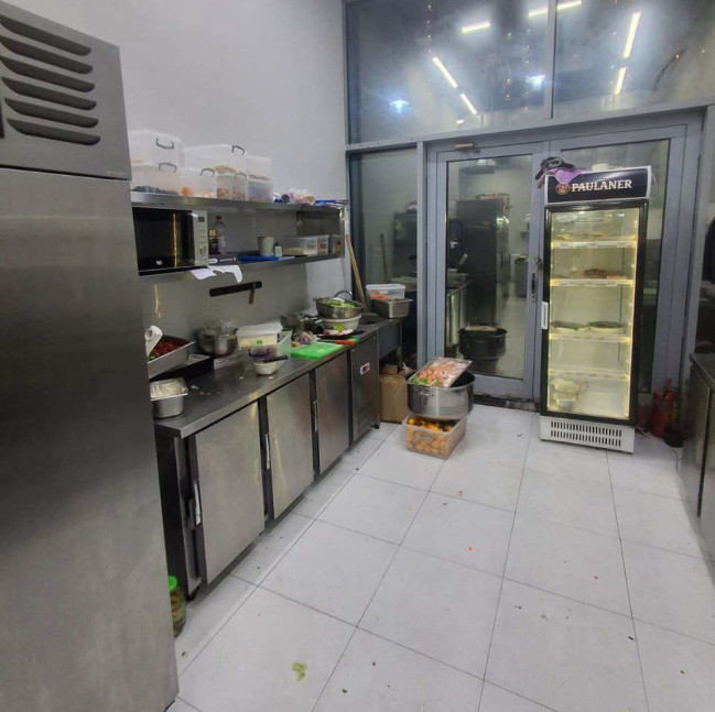 “Volt”, “Megastore” və “The Place”da istehlaka yararsız qida məhsulları aşkarlanıb