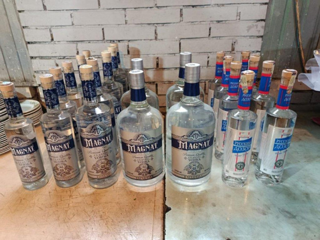 Lənkəranda kafedə mənşəyi məlum olmayan alkoqollu içkilər aşkarlanıb