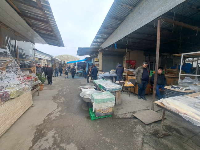 “Ucar Ticarət Mərkəzi” MMC-yə məxsus bazarda yoxlama keçirilib - VİDEO