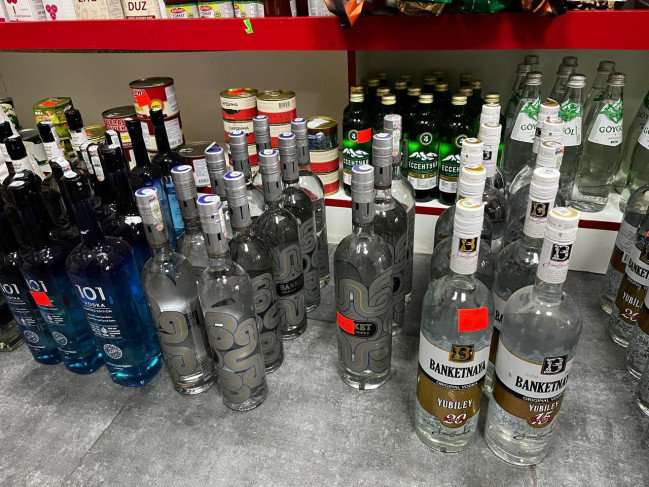 “Səma” marketdə saxta alkoqollu içkilər aşkarlanıb