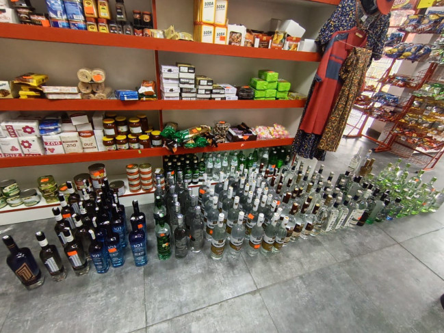 “Səma” marketdə saxta alkoqollu içkilər aşkarlanıb