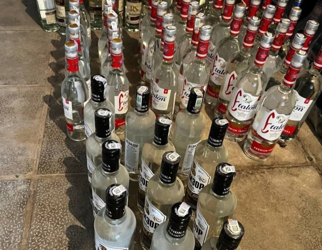 Topdansatış mağazasında alkoqollu içkilərdə uyğunsuzluq aşkarlanıb