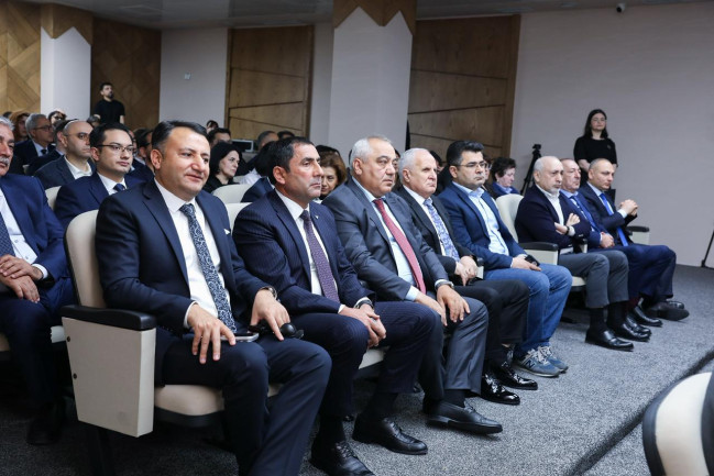 AQTA-da “Təhlükəsiz qidanın memarlığı” mövzusuna həsr olunmuş konfrans keçirilib