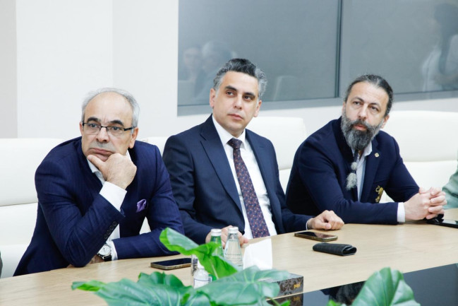 “Təhlükəsiz qidanın memarlığı” mövzusunda konfransda qabaqcıl layihələndirmə və tikinti təcrübələri müzakirə olunub