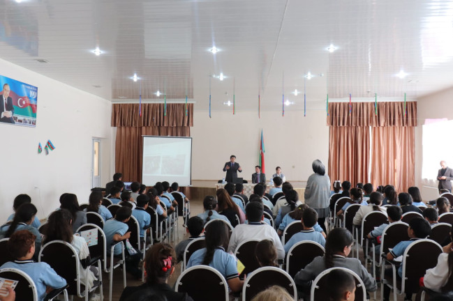 Təhsil müəssisələrində sağlam qidalanma və qida təhlükəsizliyi ilə bağlı maarifləndirici tədbirlər davam etdirilir