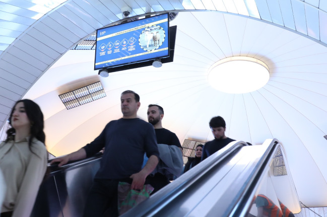 Bakı metrosunda AQTA-nın “Erkən kəsimə son” layihəsi ilə bağlı sosial çarx yayımlanır