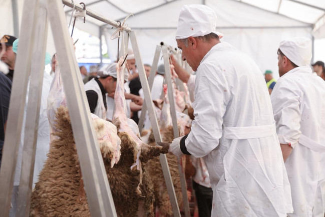 Qurban bayramı günlərində ölkə üzrə 134 ünvanda satış və kəsim xidmətləri göstərilir