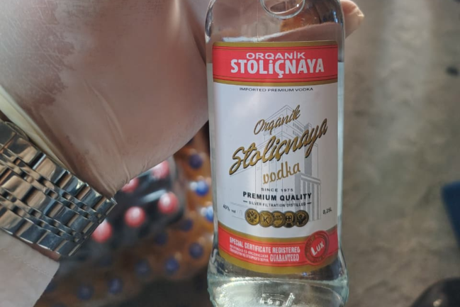 Masallıda topdansatış anbarında mənşəyi məlum olmayan saxta alkoqollu içkilər aşkarlanıb