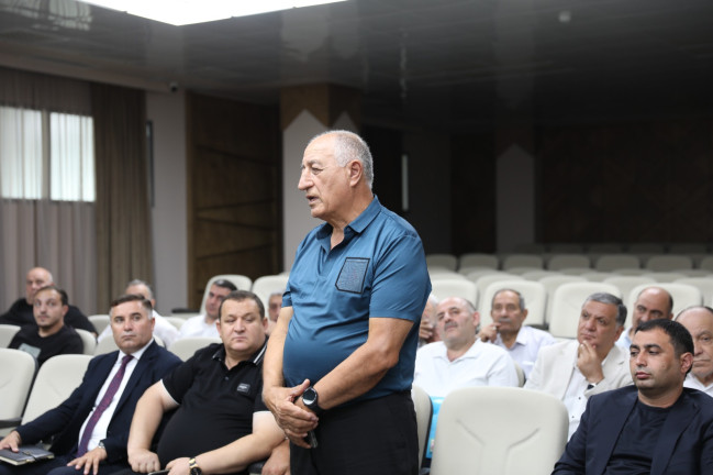 AQTA-da ərzaq bazarlarının sahibləri ilə görüş keçirilib
