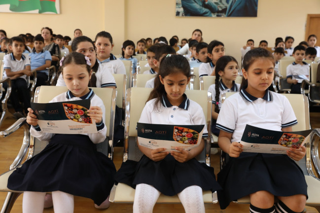 AQTA “Sağlam məktəbli” layihəsini yeni tədris ilində də davam etdirir