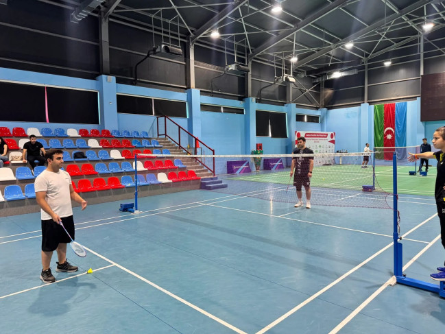 AQTA əməkdaşı badminton yarışında yer tutub