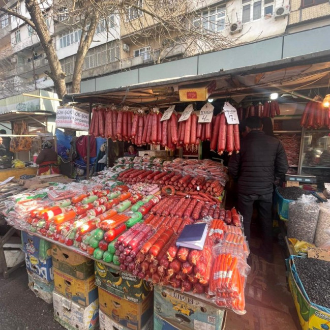 Sanitar-gigiyenik normalara cavab verməyən və ticarət qaydaları gözlənilmədən qida məhsullarının satışı yolverilməzdir