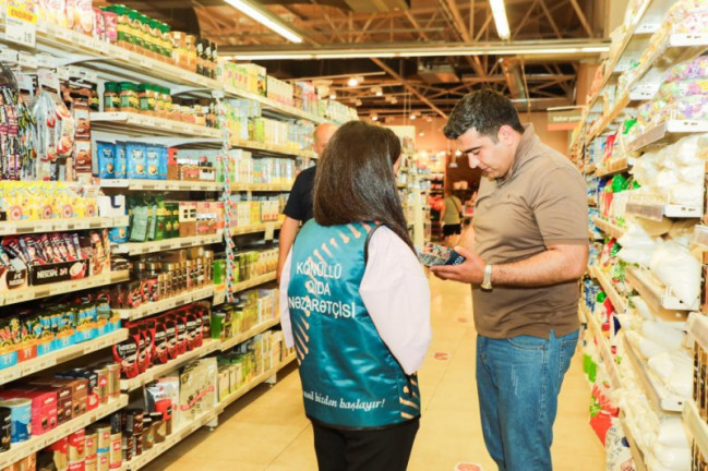 AQTA Könüllü Qida Nəzarətçiləri tərəfindən Bakı şəhəri və regionlarda yerləşən market şəbəkələrində maarifləndirici çap materialları paylanılıb