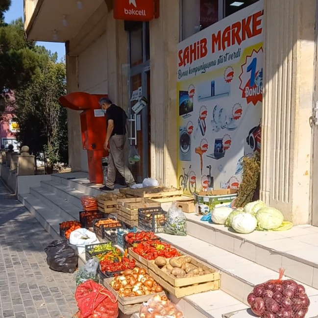 Goranboyda fəaliyyət göstərən marketdə yararlılıq müddəti bitmiş məhsullar aşkar edilib