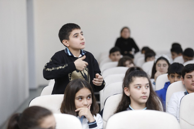 “Sağlam məktəbli” layihəsi davam edir