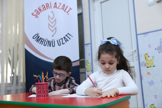 “Şəkəri azalt, ömrünü uzat” kampaniyası çərçivəsində təhsil müəssisələrində görüşlərə start verilib