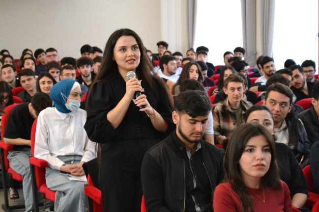 “Şəkəri azalt, ömrünü uzat!” kampaniyası çərçivəsində ali təhsil müəssisələrində görüşlər keçirilir