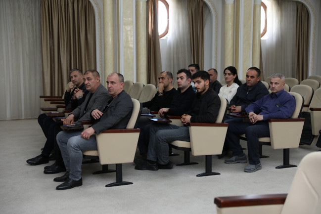 Sahibkarlıq subyektlərinin əməkdaşları “Qida sahəsində gigiyena tələbləri” barədə məlumatlandırılır